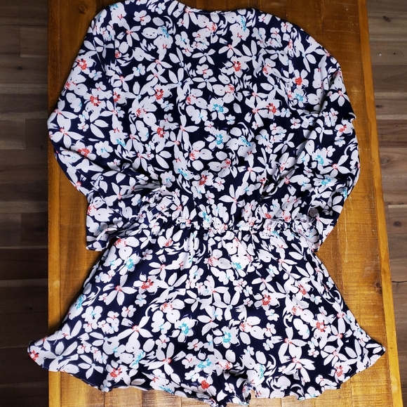Saks 5th Avenue Floral Romper SzXS - Picture 5 of 5